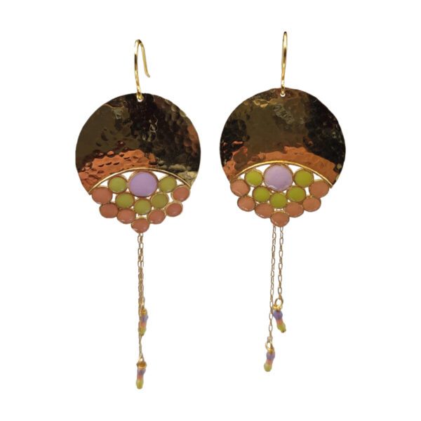 Boucles d'oreilles rondes en or martelé avec pierres semi-précieuses oranges, vertes et mauve