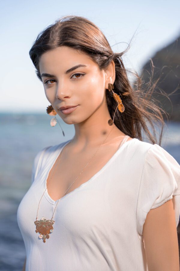 Les boucles d'oreilles longues Vincente – Image 5